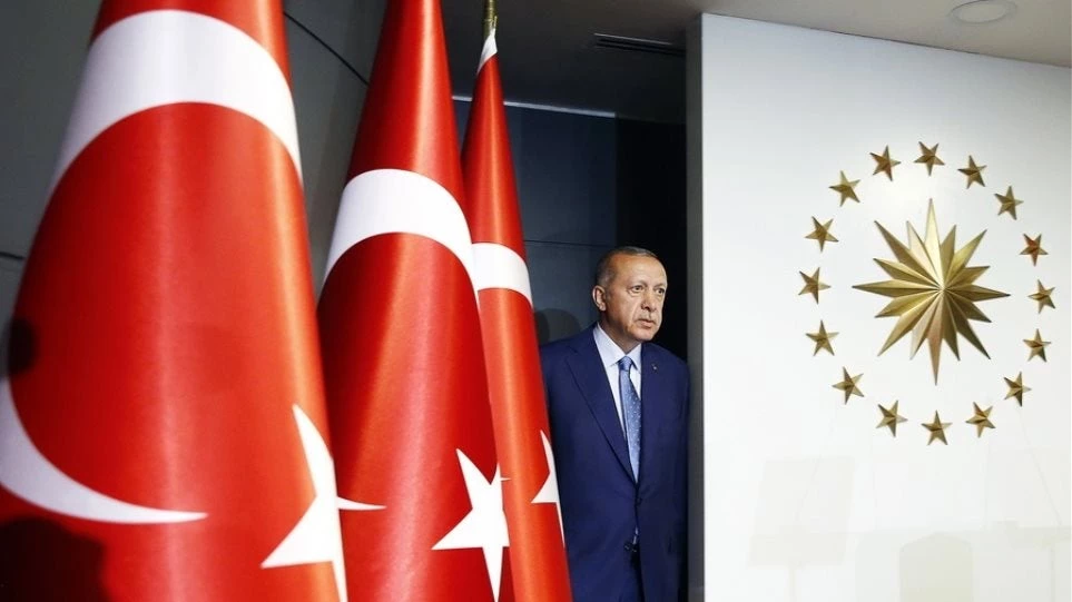 Νέα παράλογη εντολή του «Σουλτάνου»: Aπαγορεύει σε στελέχη της αξιωματικής αντιπολίτευσης να πηγαίνουν σε κηδείες στρατιωτών